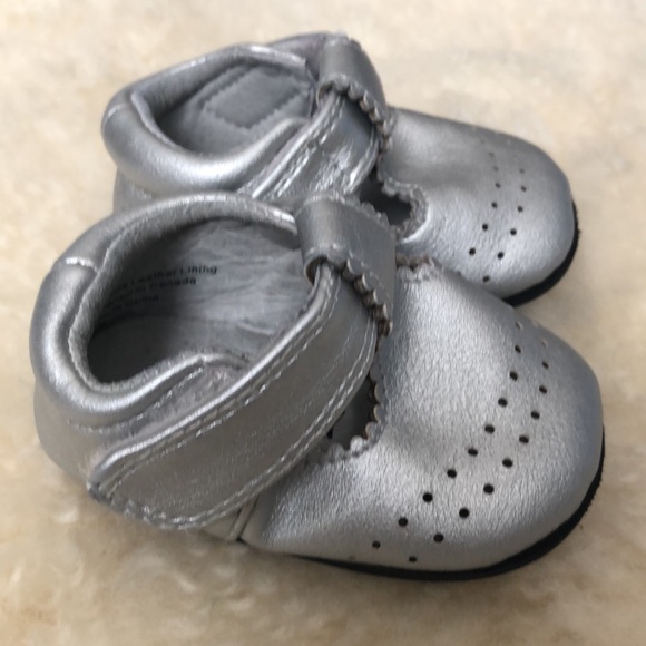 Jack and Lily My Mocs Silver T-Strap Soft Flexible Soles  size 0-6 months - Picture 4 of 8